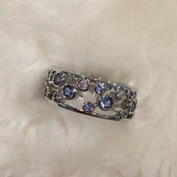 Elegant Vine Ring - Picture 5 of 6